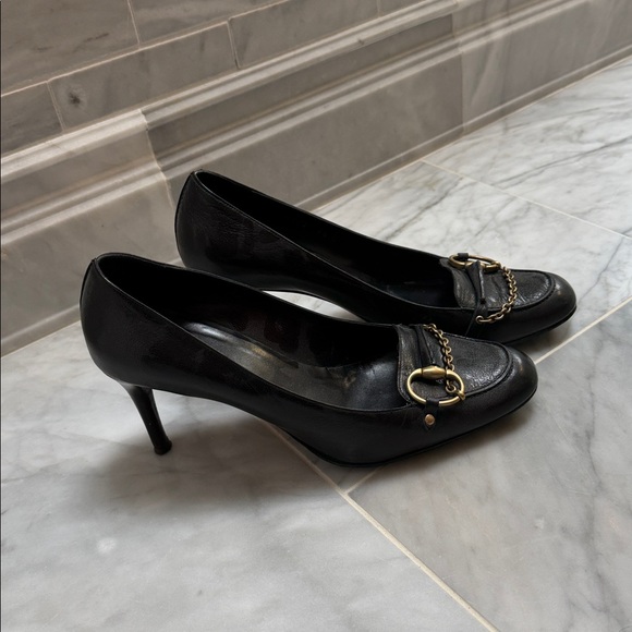 Gucci Elegant Black Leather Women's Shoes - Picture 2 of 5